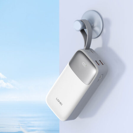 High-Capacity 30000mAh Power Bank -Versatile USB-C, Lightning, and USB-A Outputs - Image 4